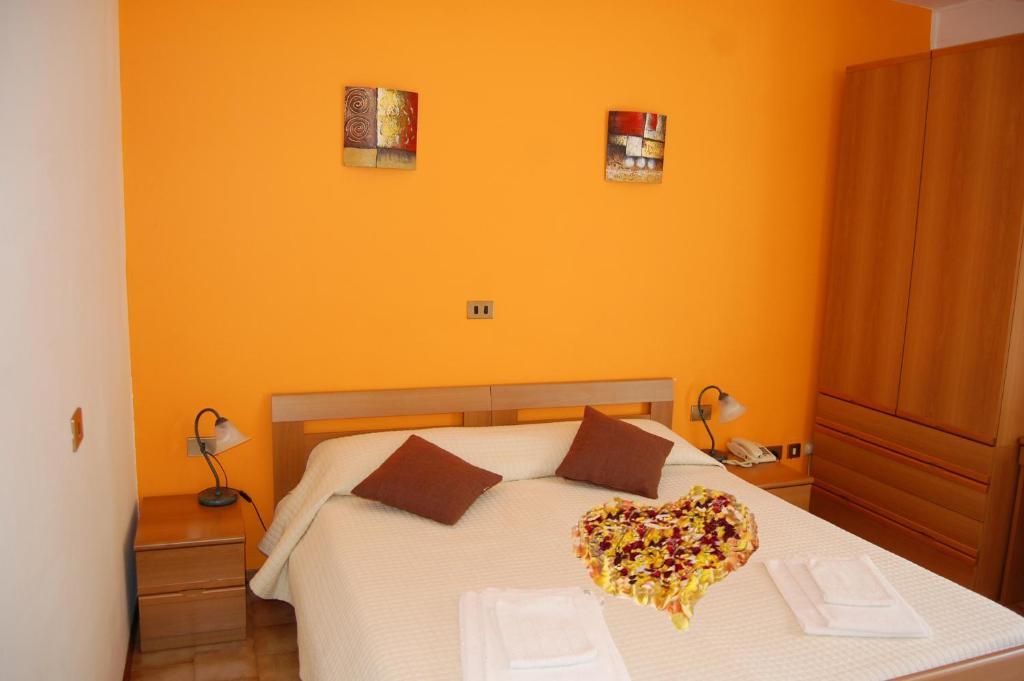 Albergo Del Cacciatore Cremeno Phòng bức ảnh