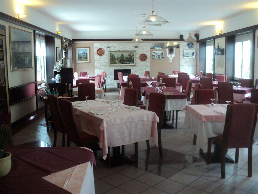 Albergo Del Cacciatore Cremeno Ngoại thất bức ảnh