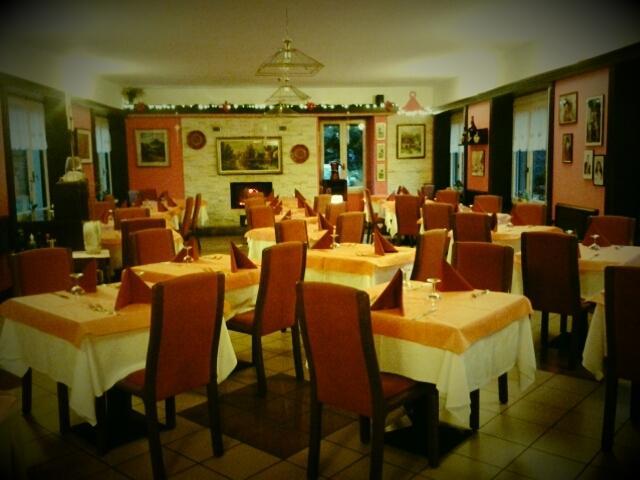 Albergo Del Cacciatore Cremeno Ngoại thất bức ảnh